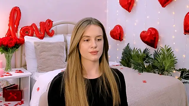 RozzitaBedberry online show from February 12, 7:24 pm