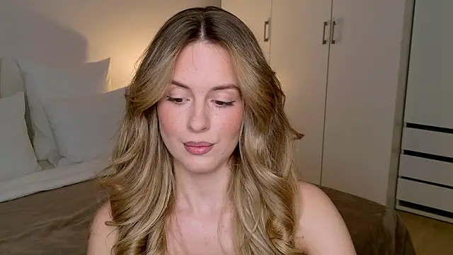 RozzitaBedberry online show from January 18, 1:04 pm