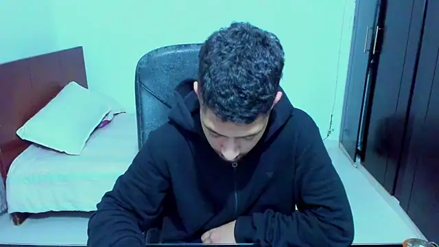 Chandler ken online show from February 3, 1:04 am