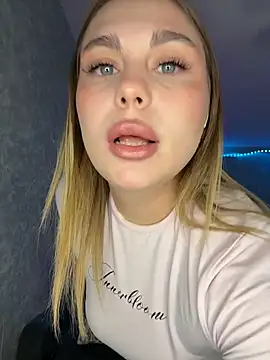 Snapshot of Evaaa_Babiesss chatting on March 26, 4:56 pm Evaaa Babiesss online show from March 26, 4:56 pm