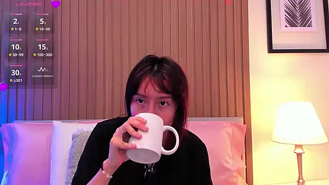 lizzy davis 1 online show from January 12, 4:00 am