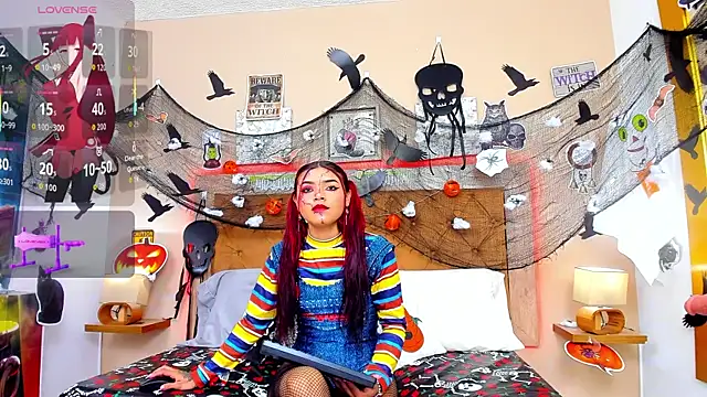 Snapshot of CristalLoren chatting on October 31, 5:58 pm CristalLoren online show from October 31, 5:58 pm