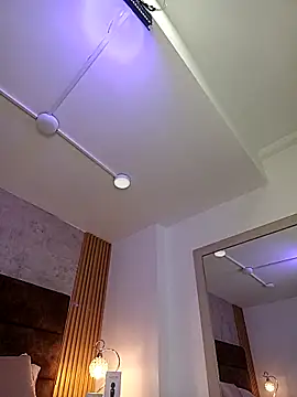 IsisBlake online show from September 28, 2:11 pm