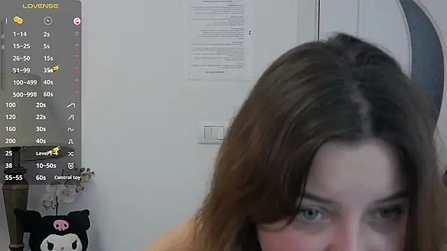 pretty little thing online show from June 5, 6:02 pm