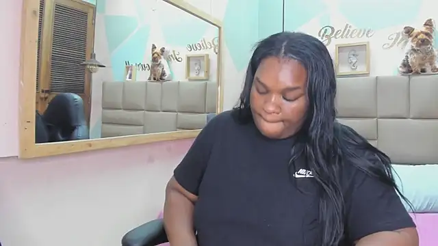 Snapshot of lilybaudyn_ chatting on February 23, 11:11 am lilybaudyn online show from February 23, 11:11 am