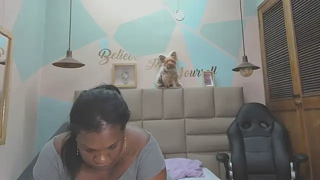 Snapshot of lilybaudyn_ chatting on February 28, 11:25 am lilybaudyn online show from February 28, 11:25 am