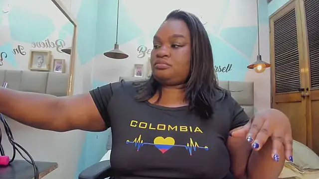 Snapshot of lilybaudyn_ chatting on September 10, 12:32 am lilybaudyn online show from September 10, 12:32 am