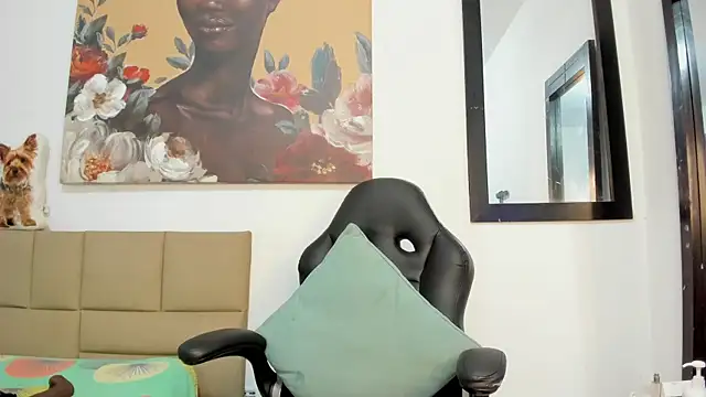 Snapshot of lilybaudyn_ chatting on October 27, 7:07 pm lilybaudyn online show from October 27, 7:07 pm