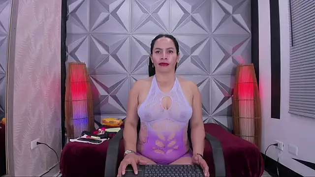 MaduraLuciana online show from February 26, 10:58 am