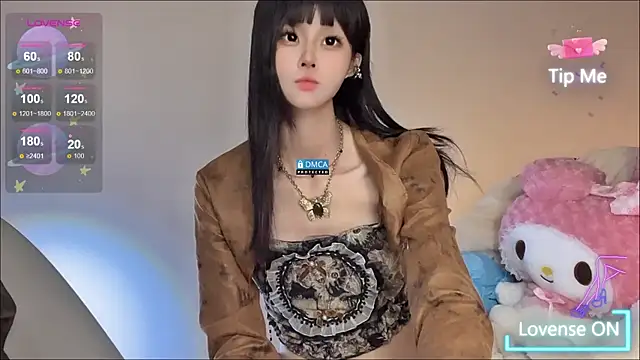 Snapshot of O0_0Q chatting on December 2, 1:24 pm O0 0Q online show from December 2, 1:24 pm