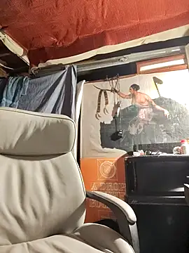 Gillygilly76 online show from October 30, 4:36 am