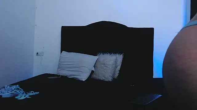 Jennifer Louisee online show from February 13, 7:13 am