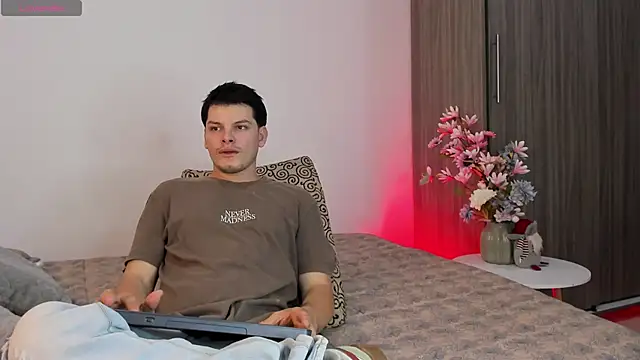  Ottis  online show from February 12, 11:00 pm