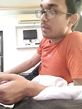 THE NAKED BOY online show from March 1, 3:53 am