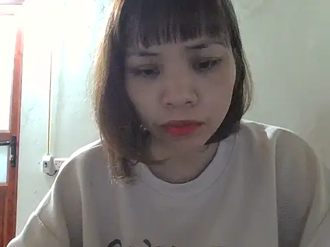 Snapshot of Angela-Eira chatting on November 2, 9:00 am Angela-Eira online show from November 2, 9:00 am