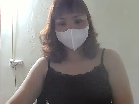 Snapshot of Angela-Eira chatting on May 2, 7:19 pm Angela-Eira online show from May 2, 7:19 pm
