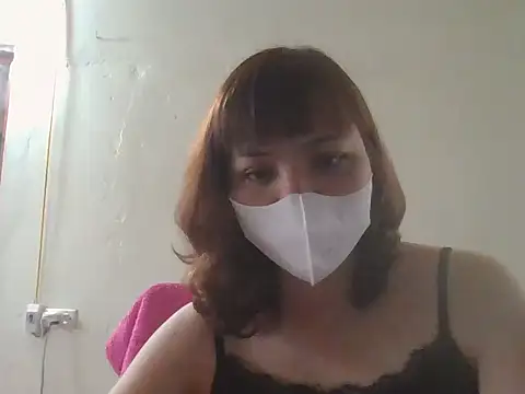 Snapshot of Angela-Eira chatting on May 3, 7:25 am Angela-Eira online show from May 3, 7:25 am
