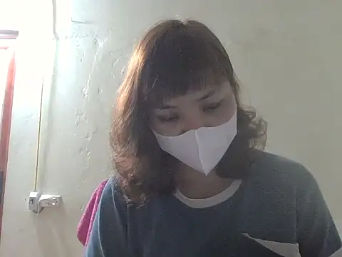 Snapshot of Angela-Eira chatting on May 3, 8:59 pm Angela-Eira online show from May 3, 8:59 pm
