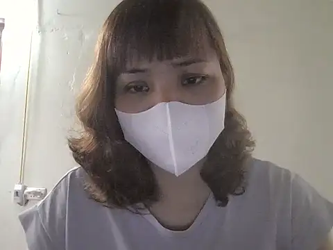 Snapshot of Angela-Eira chatting on May 5, 1:35 am Angela-Eira online show from May 5, 1:35 am