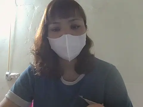 Snapshot of Angela-Eira chatting on May 5, 8:28 pm Angela-Eira online show from May 5, 8:28 pm