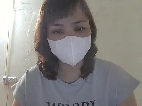 Snapshot of Angela-Eira chatting on May 8, 8:47 pm Angela-Eira online show from May 8, 8:47 pm