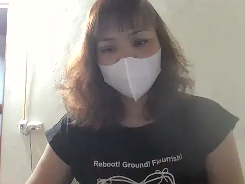 Snapshot of Angela-Eira chatting on May 13, 8:27 pm Angela-Eira online show from May 13, 8:27 pm