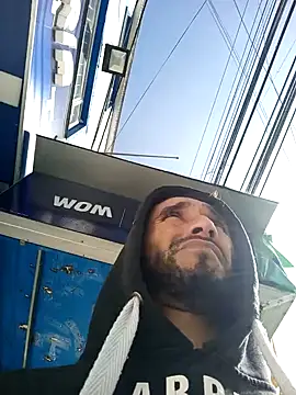 Snapshot of weedmanhot28 chatting on December 25, 2:13 pm weedmanhot28 online show from December 25, 2:13 pm