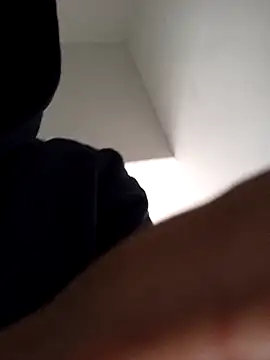 Snapshot of weedmanhot28 chatting on January 18, 1:51 pm weedmanhot28 online show from January 18, 1:51 pm