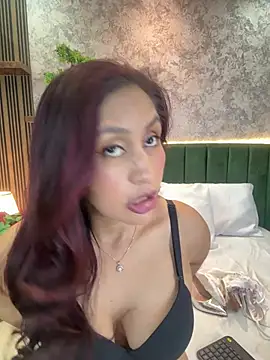 MonicaMoret online show from May 28, 12:35 pm