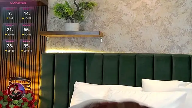 MonicaMoret online show from July 16, 12:33 pm
