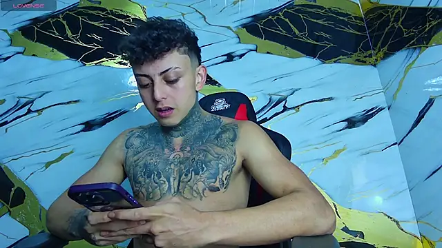 Kevin22 222 online show from March 15, 1:19 am