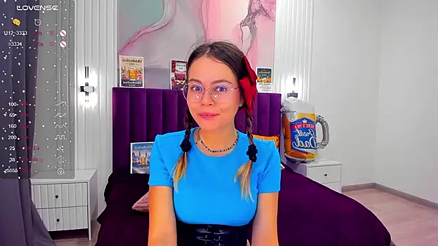 Kelly Cuutie online show from September 20, 12:11 am