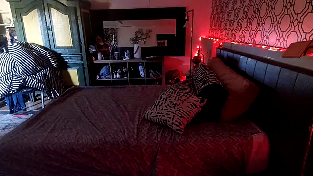 RawRyder8 online show from October 6, 11:35 pm