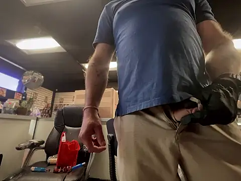 RawRyder8 online show from April 25, 7:00 pm