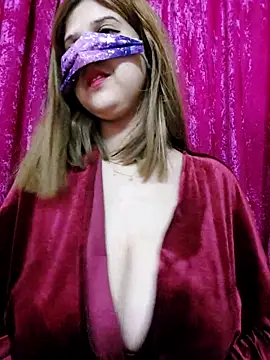 LoNa-daloua online show from April 2, 6:16 pm