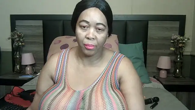 BigButt-MomJ75 online show from November 22, 10:31 pm