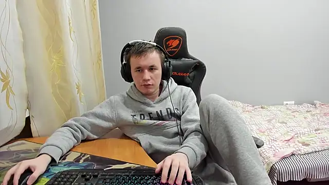 iliaskrislove online show from December 2, 5:08 pm