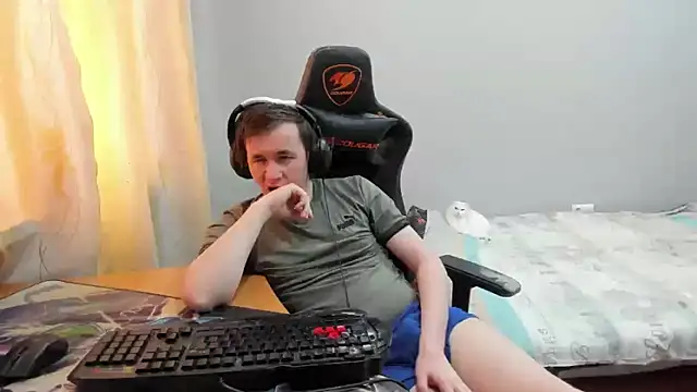 iliaskrislove online show from February 3, 6:40 am