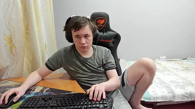 iliaskrislove online show from February 5, 6:56 pm