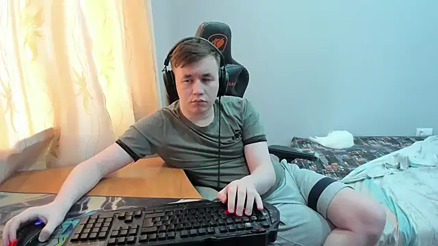 iliaskrislove online show from April 26, 9:51 am
