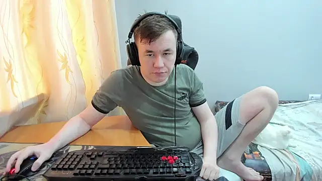 iliaskrislove online show from April 27, 9:51 am