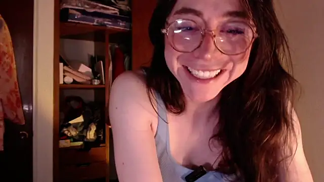 Snapshot of emily_pearl_ chatting on October 10, 9:14 pm emily pearl  online show from October 10, 9:14 pm
