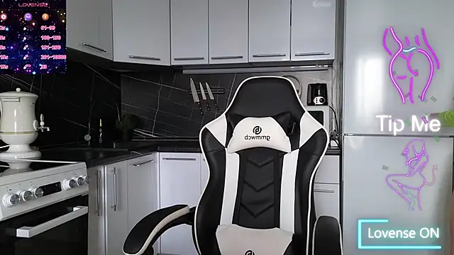 Strip-Lady online show from March 8, 2:45 am