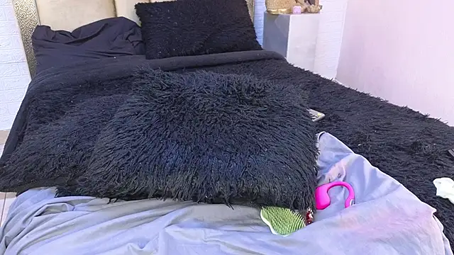 ximenawilliamss online show from November 3, 11:22 am