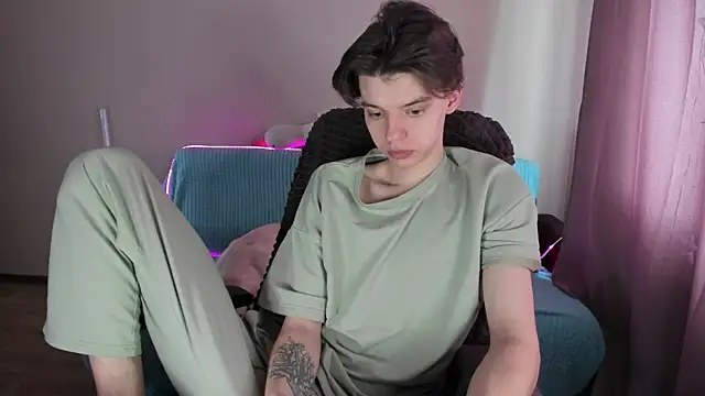 Liam sexy1 online show from March 20, 8:20 am