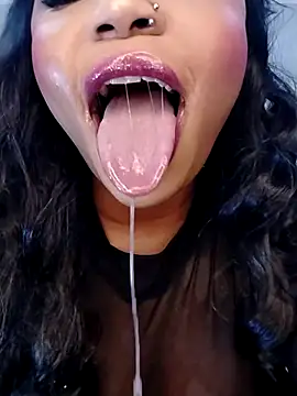 Sugartonguexx online show from September 12, 9:15 pm