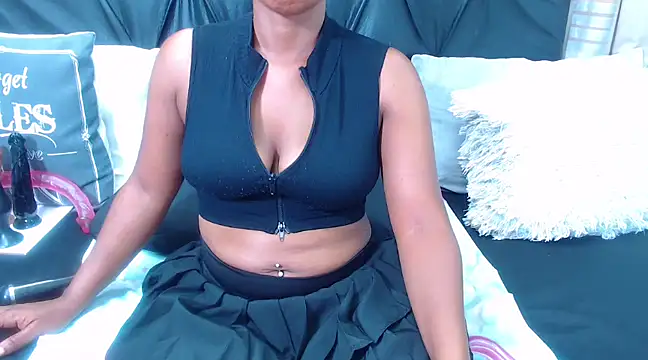 spicydiver38 online show from February 1, 8:37 pm