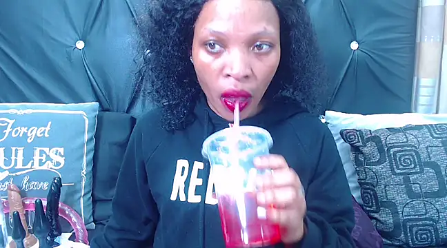 spicydiver38 online show from March 19, 6:01 pm