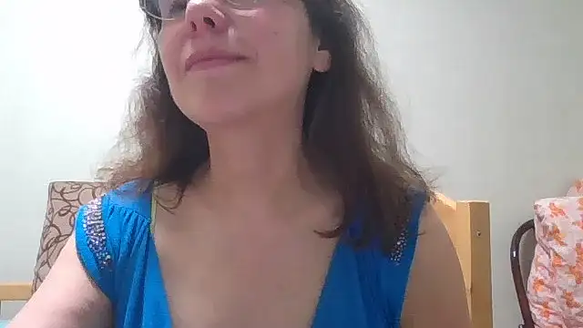 HollyJewel online show from June 21, 6:32 pm