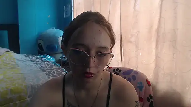 Liaroberts1 online show from January 27, 6:20 pm